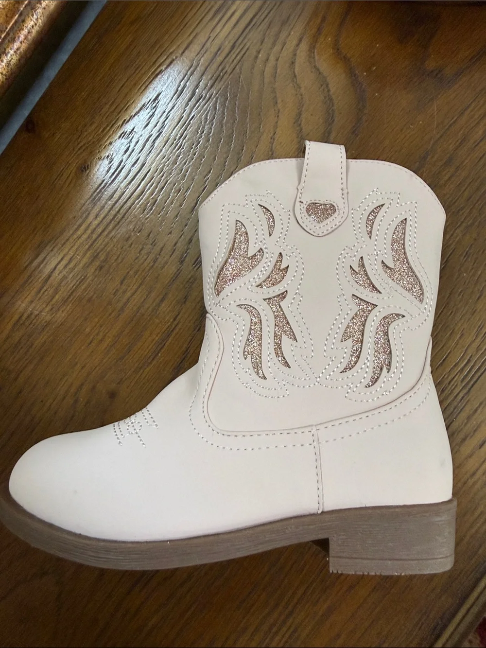 New without tag. Girls light pink Western Booties with Glitter Cutouts. Size 10. - Picture 10 of 11